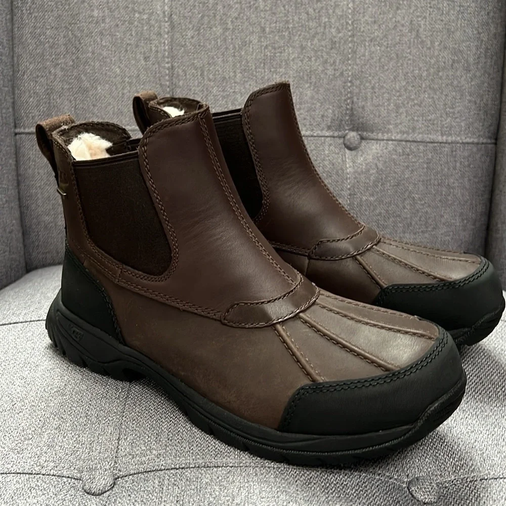 UGG MEN'S BUTTE CHELSEA BOOTS size 7/8